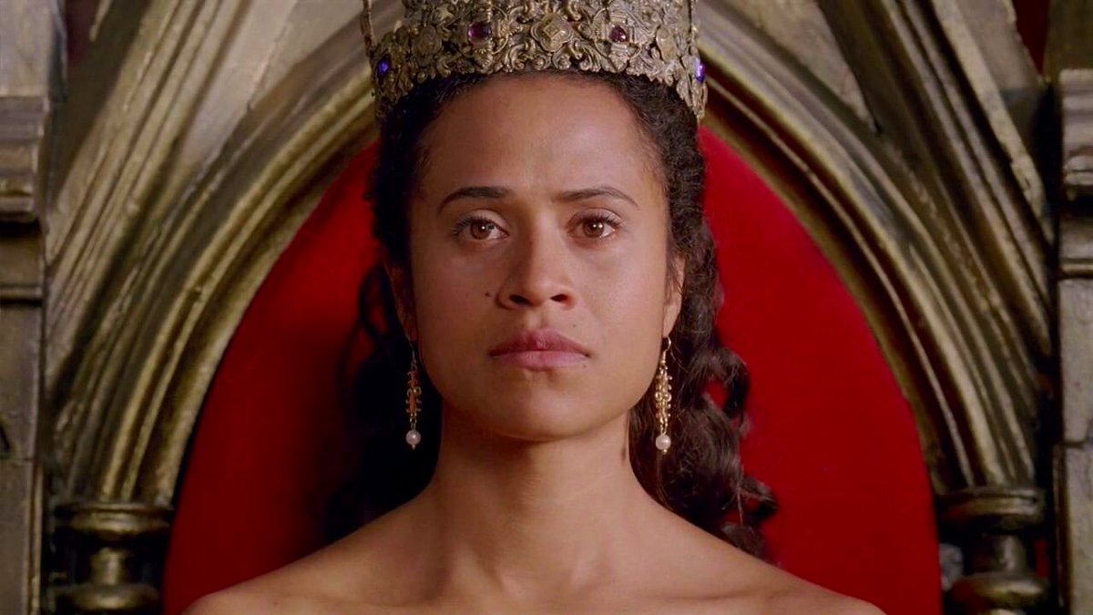 pendragonborn's tweet photo. merry christmas eve merlin fans, what a joyful time indeed 🙏🏾✨🎄 https://t.co/pXXs1CoB6N