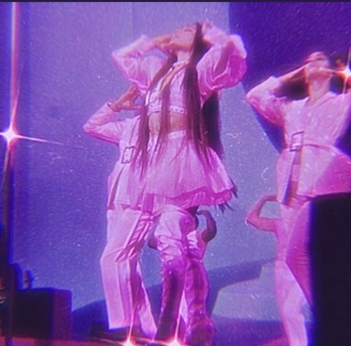 TeamAri17's tweet image. this tour was everything
her best tour. PERIODT
