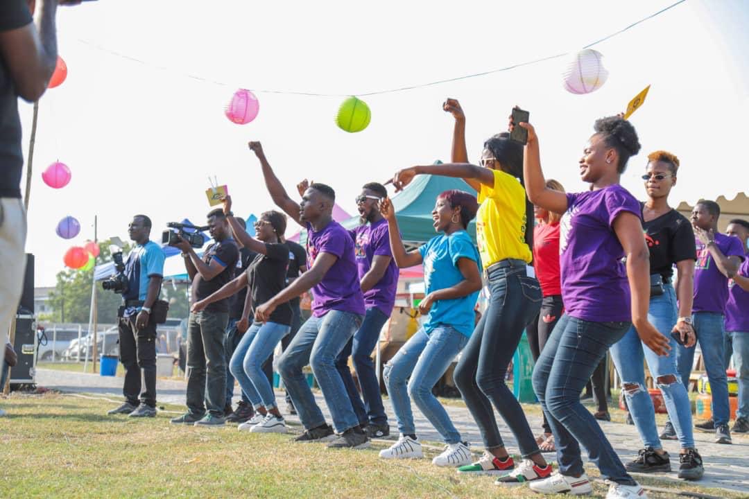 UncleMohamz's tweet photo. No matter your category, be it FitFam or Cooking, FirstBank got you covered at the Food Souk.
Check out pictures from the engaging aerobics session yesterday.
See people flying upandan π
This festive season, eat and burn it straight up
#DecemberIssaVybe
#FirstBankXFoodSouk https://t.co/U8ZrAxsl7M