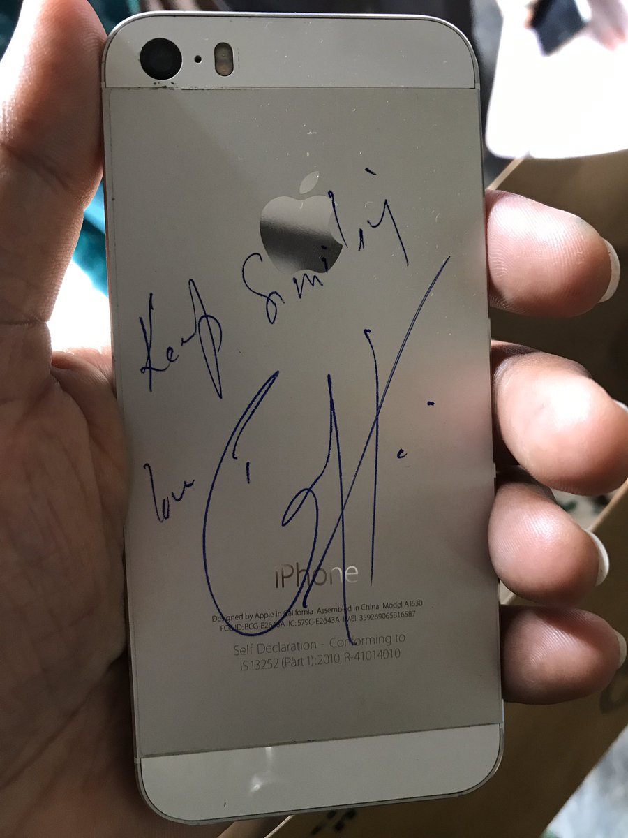 Laksha2310's tweet photo. Thought my 22 yrs of wait comes to an end today by meeting YOU, but it built new hopes and set new challenges with your sign off !!! 😍@RaviTeja_offl https://t.co/6F1cGfqqiu