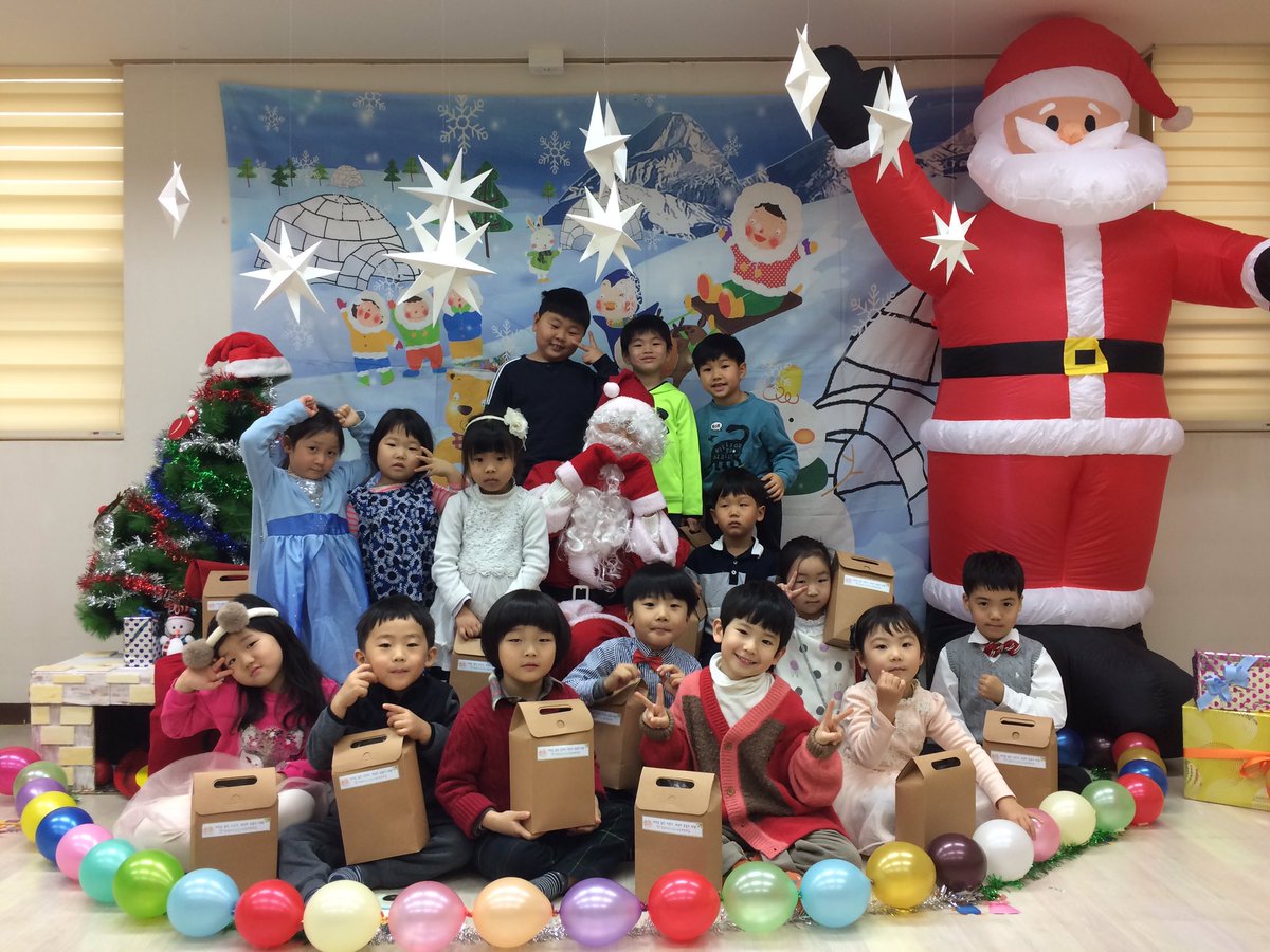 sunaedong14's tweet photo. [2019수내동 송년음악회]
https://t.co/61koO2wBgP https://t.co/C0SZuhRsCb