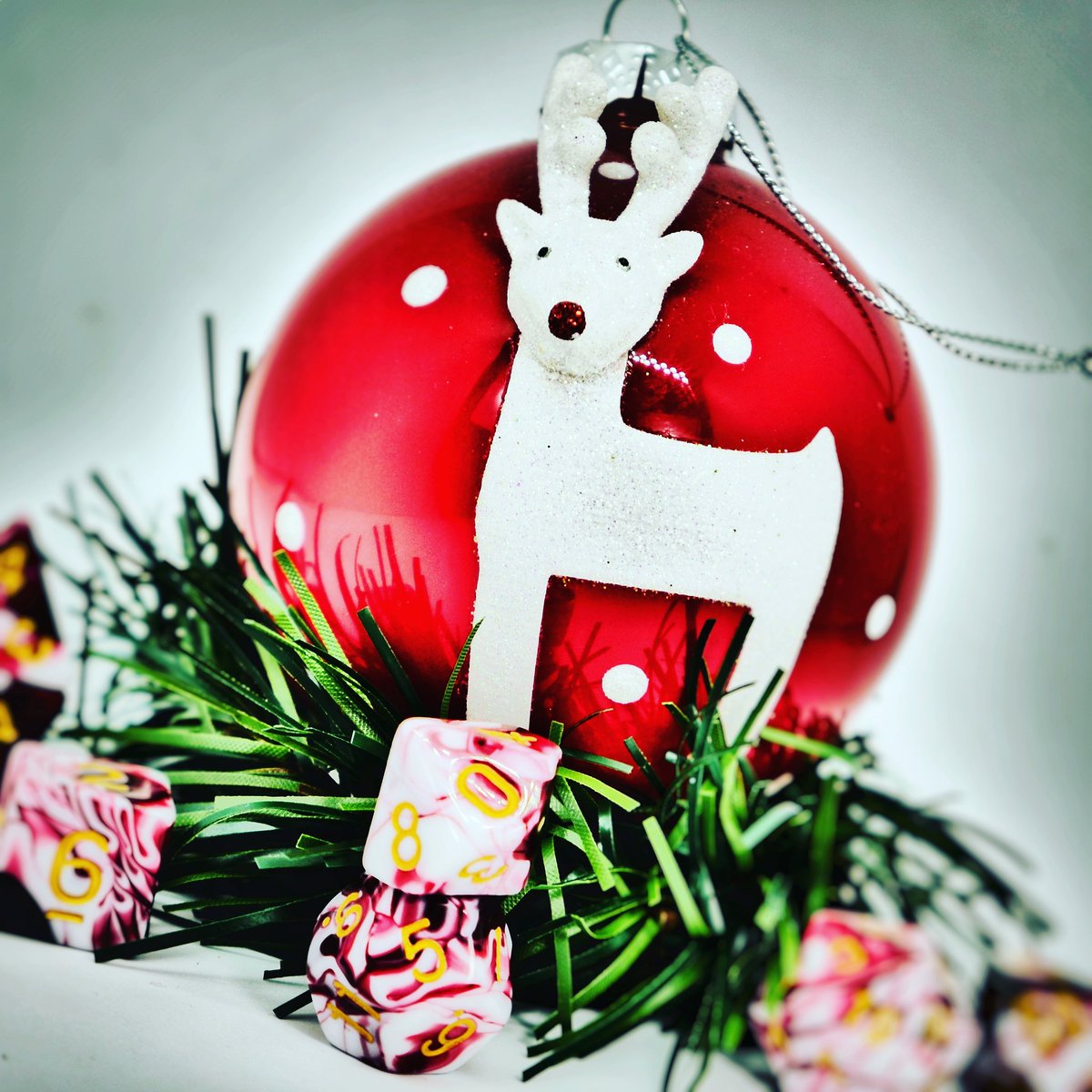 geeks_dice's tweet photo. I love these funky cute little baubles!
.
How is it Christmas Eve already?!
.
#dnddice #cooldice #dice #diceobsessed #diceporn
#diceobsession #polyhedraldice #d20 #d20dice #dicelove #dicehoard #dnd #rpg #rpgdice #dungeonsanddragons #diceset #dicecollector #thegeeksdice https://t.co/Pm3JKmtU7O