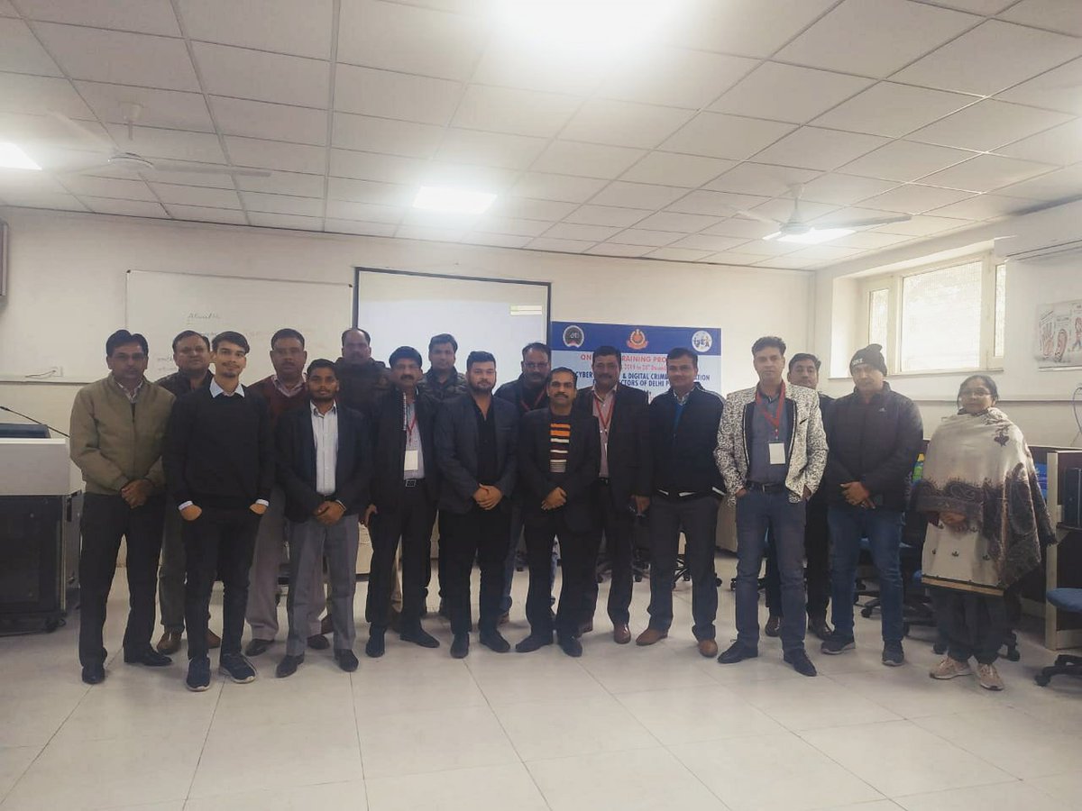 _praveensingh__'s tweet photo. Training to Delhi Police Inspectors on 'Social media frauds, Open source intelligence and investigation using OSINT and Forensics', at IGDTUW, Old Delhi. with Shravan Nagvanshi and Krishna Kant #IGDTUW #forensics #investigation
Thanks to Mr. @CyberDubey sir .
#root64foundation https://t.co/6ii4kNZNwo