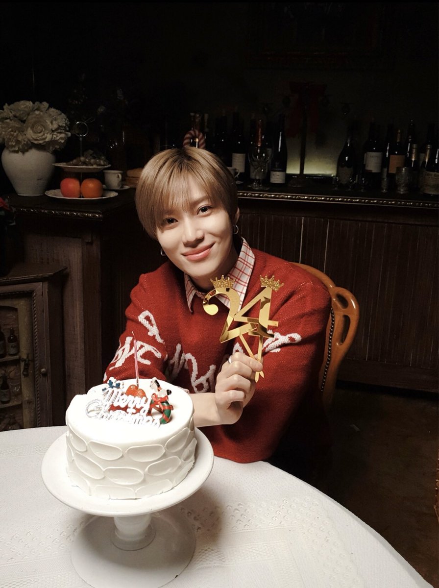 ixakaixa's tweet photo. 191224 From. TAEMIN

“See you soon hehe

💌🔔” https://t.co/vCLVcOGNwZ