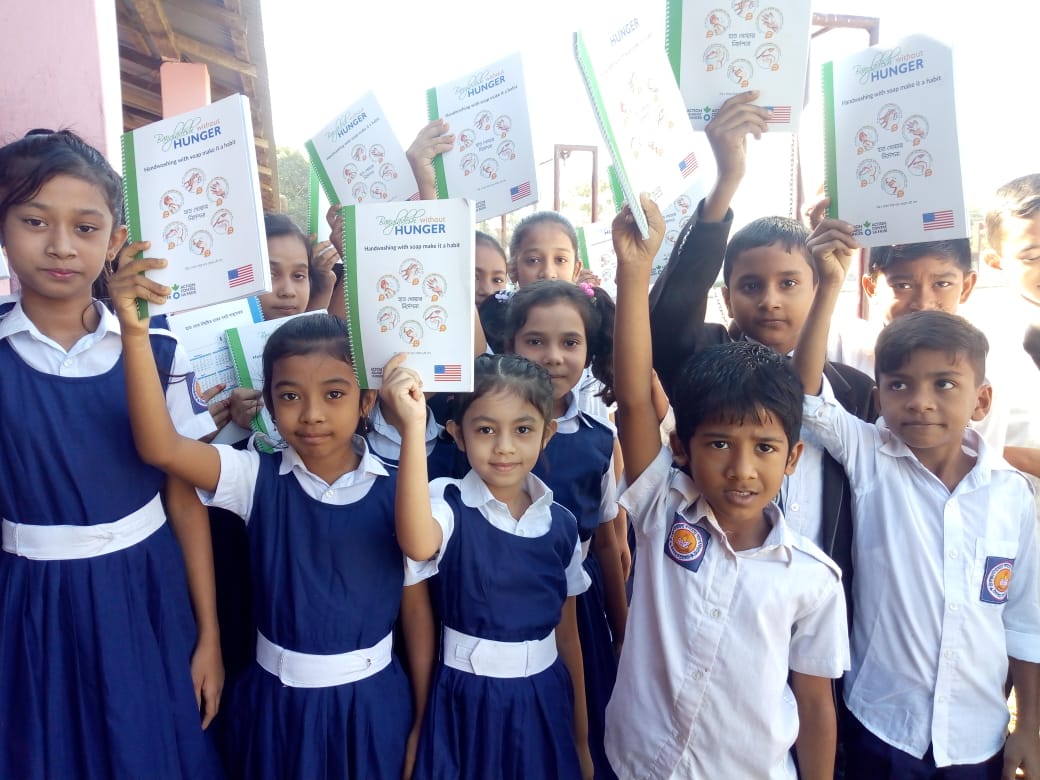 ACFBangladesh's tweet photo. With generous support from @StatePRM #ACFBangladesh #CoxsBazarBase distributed #Schoolmaterials to Students of Upazilla Complex Adarsha School and Shamlapur High School in Teknaf. https://t.co/1xWaBq2Grr