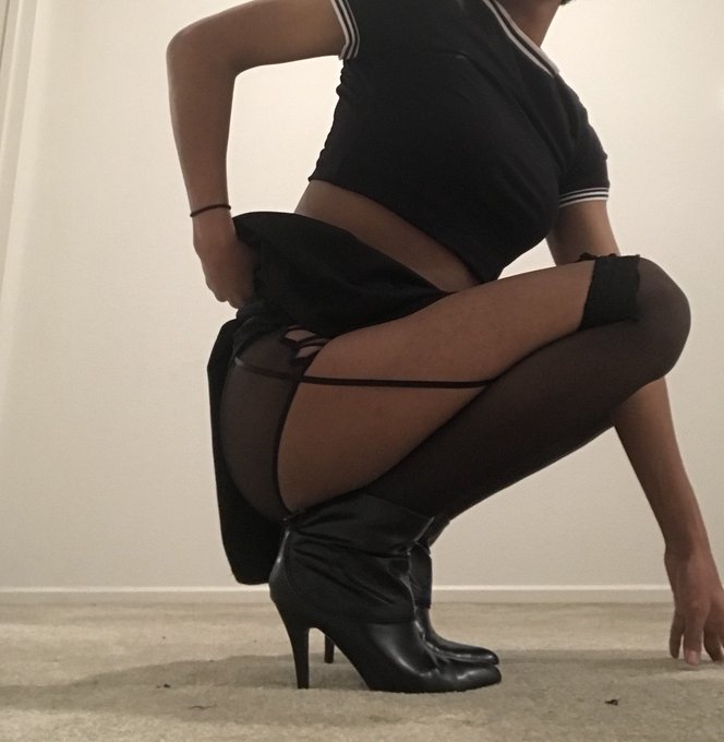 While you were missing me, I was imagining what it would be like to have sex... someone teach me 😔 https://t