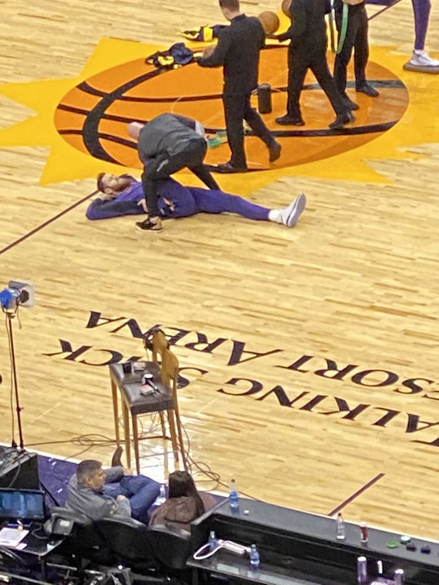 DaQuanBooker1's tweet photo. It appears that Aron Baynes collapsed pre-game after leading the Phoenix Suns out of the locker room. Due to his inhuman ability to heal at an exceptional rate, he stood right back up and played the rest of the game. A true American hero, Aron Baynes. https://t.co/exa4T97H7n