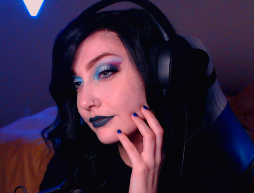 ashleeeeean's tweet photo. Went for an Ice Witch look on stream :D 

https://t.co/FniM2faZr0 https://t.co/PTFEr39cky