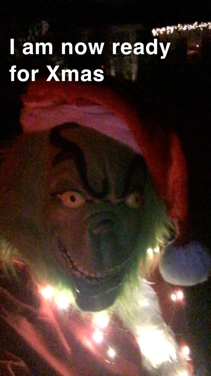 gfc3rd's tweet photo. Meanwhile in Texas. #MerryChristmas #christmas2019 #amazon #rowletttx #grinch https://t.co/CJuZrvSNFC