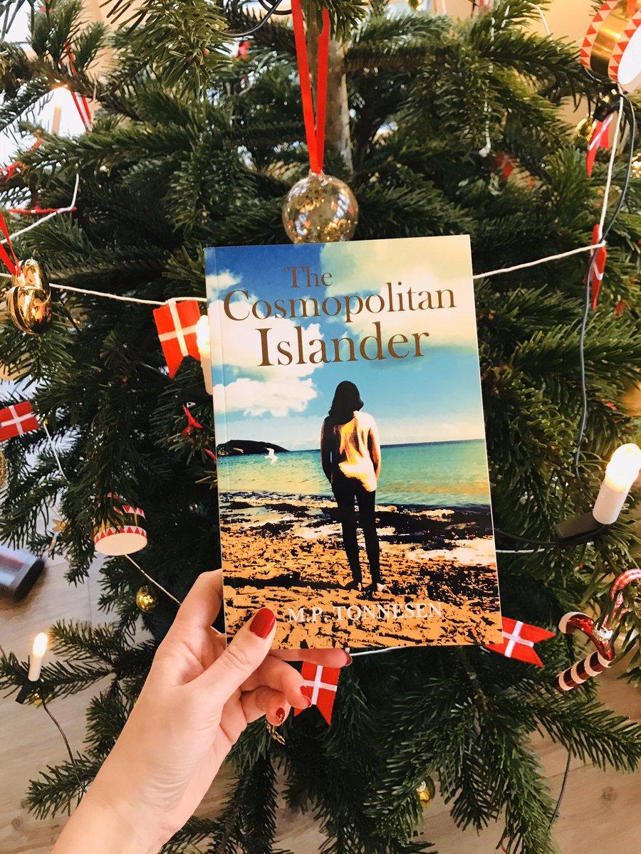 mptonnesen's tweet photo. 🎶 Oh Christmas Tree🎄 
Into the forest of trees she went &amp; found the most beautiful of them all! Are you ready for the big eve &amp; day? #TheCosmopolitanIslander wishes you a merry Christmas with happy #amreading 🤗
https://t.co/9A0c9FvAFl
🎄📖
#ChristmasReading #ChristmasReads https://t.co/EZKs3mHIZh