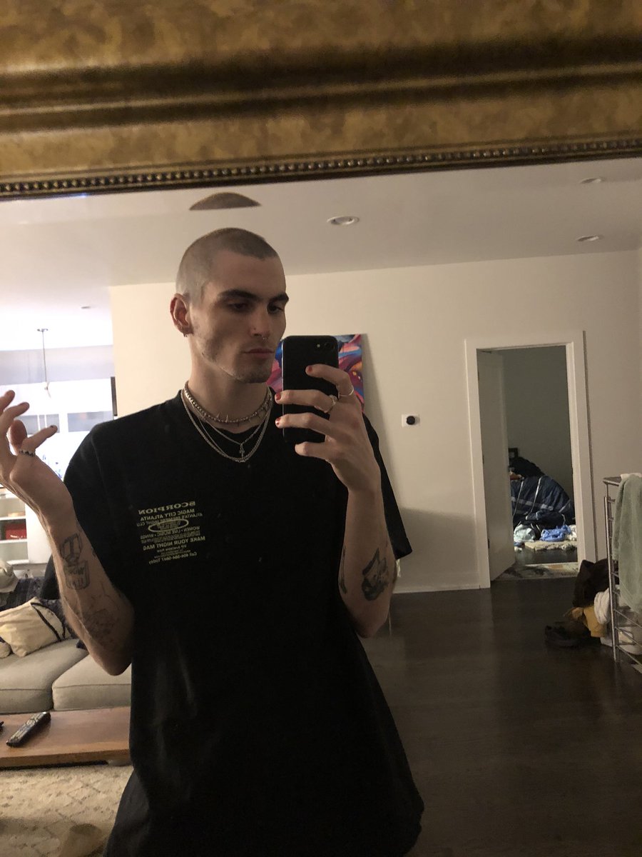 conswank's tweet photo. Lol quarter life crisis baby https://t.co/JkrhBkr34Y