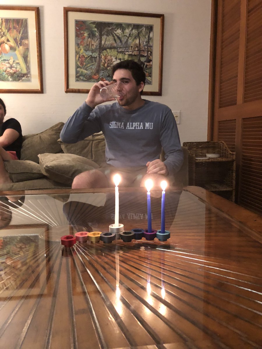 Happy second night of Chanukah!!Featuring a former MARite <a href="/dbengel22/">genderbent elizabeth holmes</a> 🕎✡️