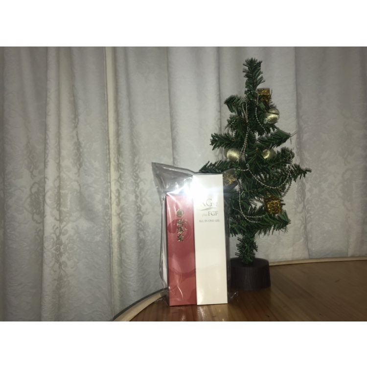 saravio_jp's tweet image. 皆さん！今日はクリスマスイブ🎄
クリスマスプレゼントは決まりましたか？

この機会に、
温泉コスメなんてどうでしょう❤︎

温泉上がりのツルツル肌を✨
是非！この冬！プレゼントしてみては？😊

#温泉藻類 #RG92 #サラヴィオ化粧品 #温泉コスメ