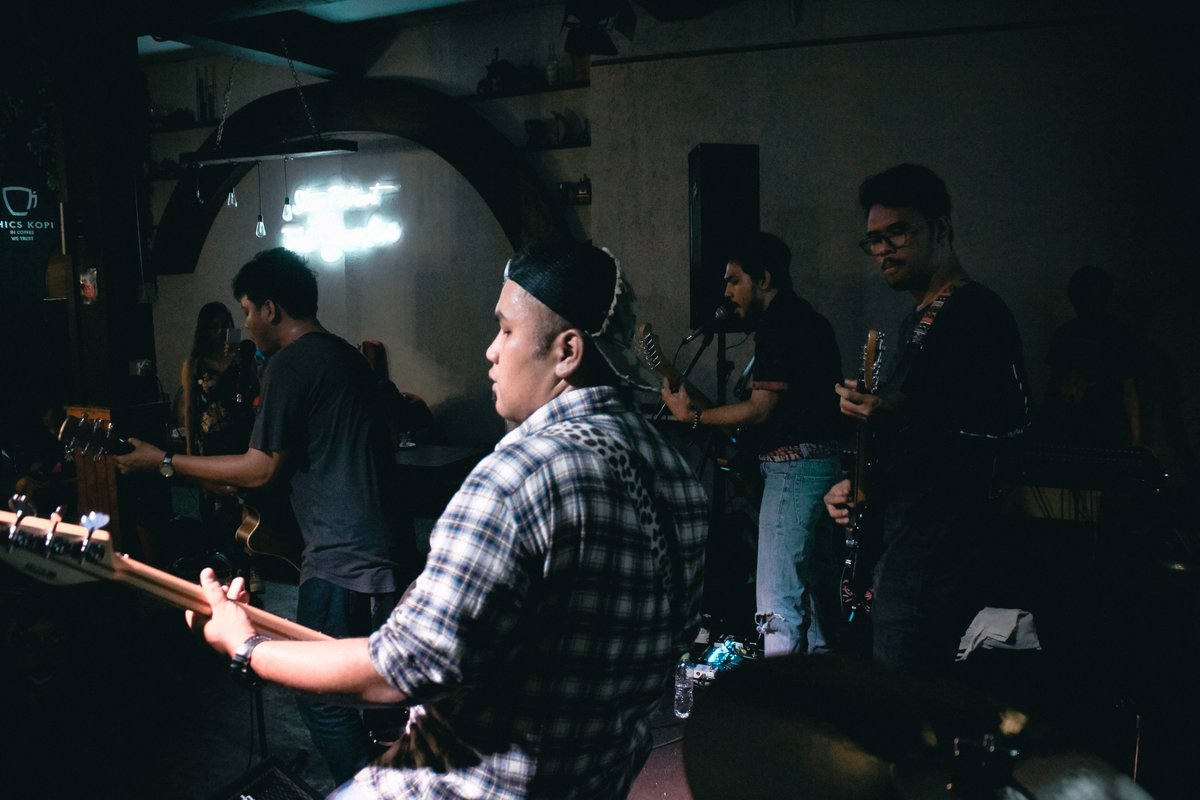 althought with a low light
but hell yeah, here's some-yesterday-shot

anyway, happy rockin' 16th aniversarry dude! <a href="/dapurletter/">DapurLetter.com</a> 
thankyou for the gigs!

📸: @wldnhmdn 

#Katroxx #HardRock #HeavyMetal #DapurLetter #gigsjakarta #rawamangun #ChicsKopi #DecemberGigs