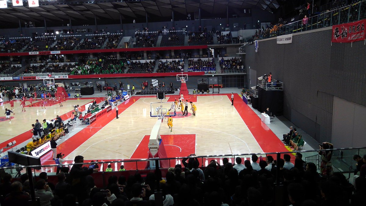 toryo_ac_jp's tweet image. ウィンターカップ2019
男子バスケットボール部、一回戦勝利しました！沖縄県代表豊見城高校と対戦し、73ー71という結果でした。ウィンターカップ初勝利です。応援席の熱気も凄かったです。何と、福島市マスコットキャラクターの「ももりん」も応援に来てくれました！かわいい。
#ウィンターカップ2019