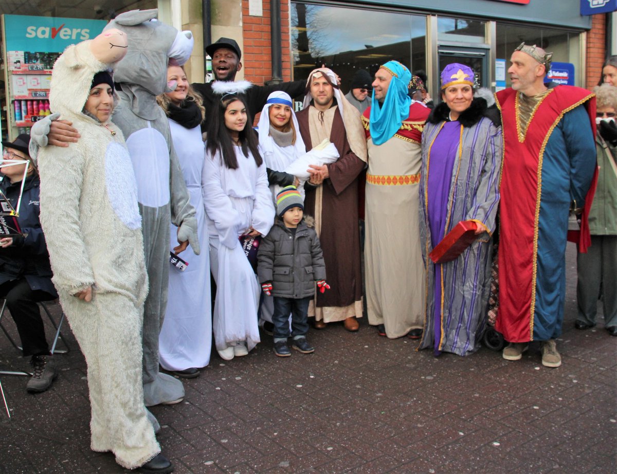 Setting the scene opposite @HarbourSpaces on the #HighStreet #CarolService #ChristmasEve #ChurcesTogetherErdington 3/3