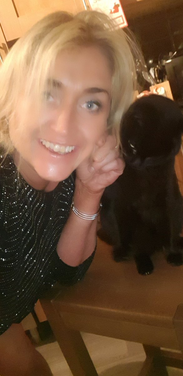 michelle_milf's tweet photo. Stroking My Pussy 
#earlymorningstrokes https://t.co/DjIO1uJfkN