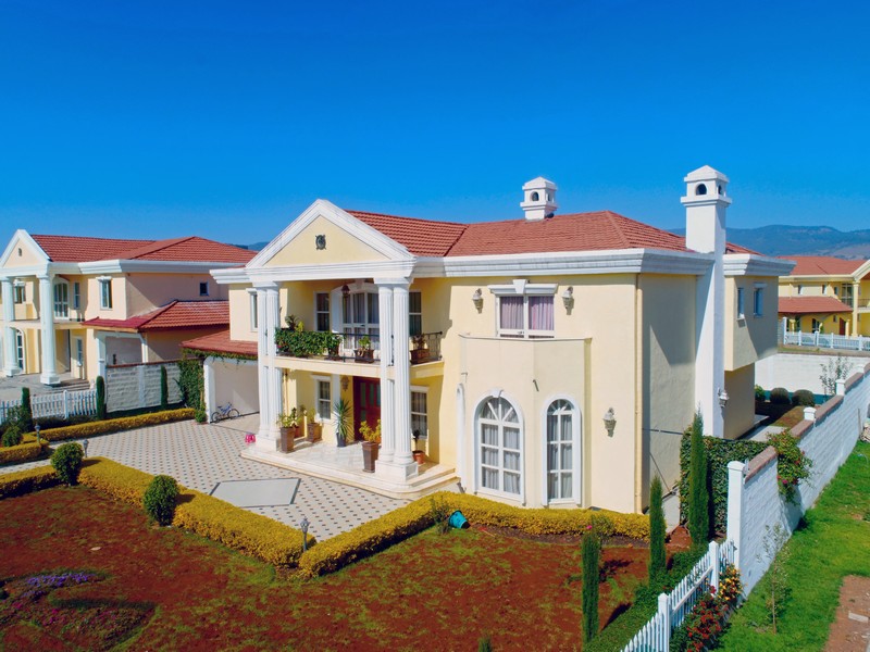 ccdhomes1's tweet photo. Hard to list all the indoor &amp; outdoor features of this astonishing home with semi finish delivery 
Schedule a tour today! 
ccdethiopia@gmail.com/+251 929 117 960
https://t.co/l9emIWHu7n
#ccdhomes #familyfriendly #hotneighborhood #TypeHhome #golffrontview #legetafo #ethiopia https://t.co/bsQa87cNji