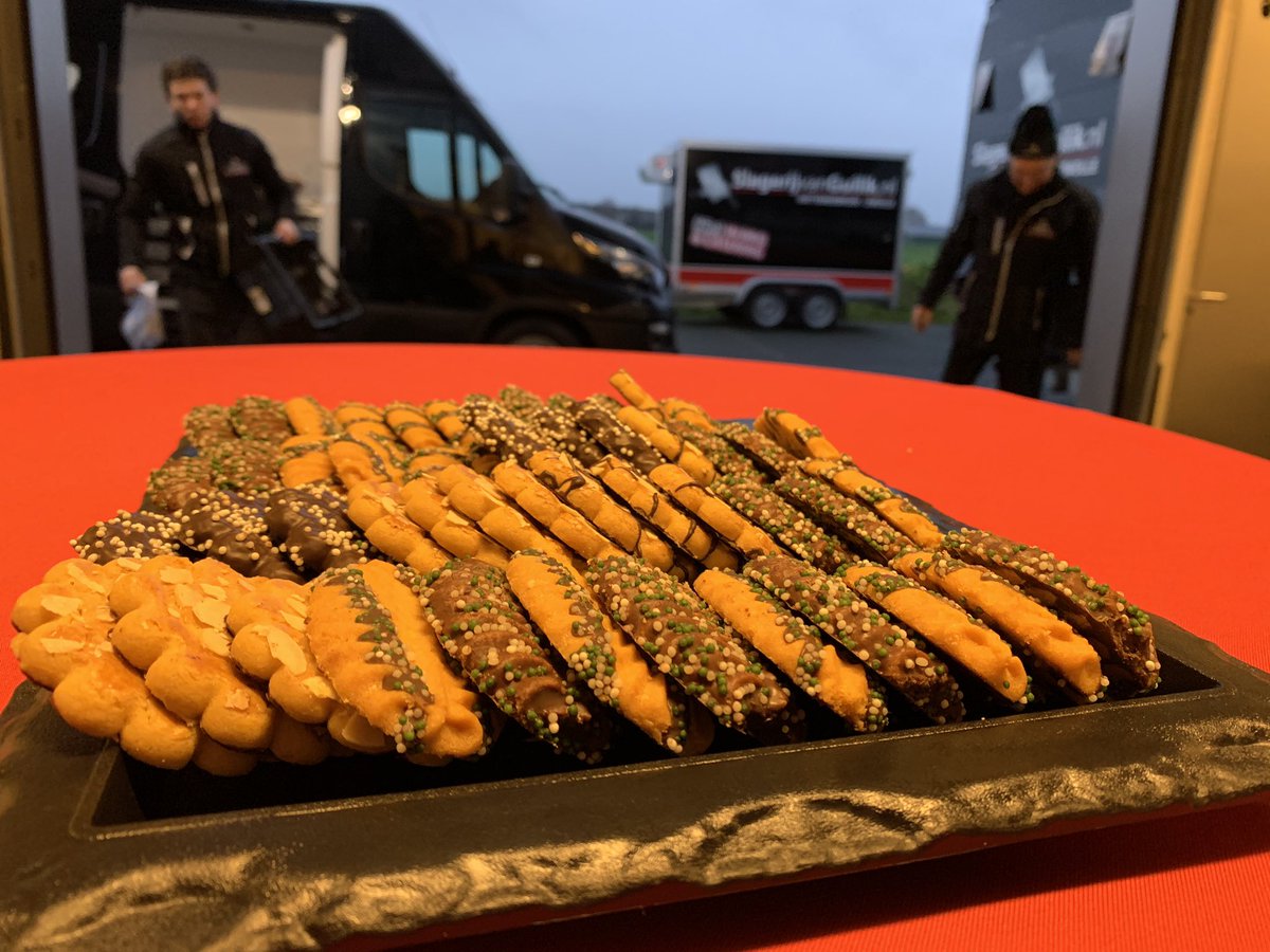 SlagerijvGuilik's tweet photo. Wij zijn er klaar voor! Tot straks! #kerst #kerstbuffet https://t.co/jWdA0PMs5T