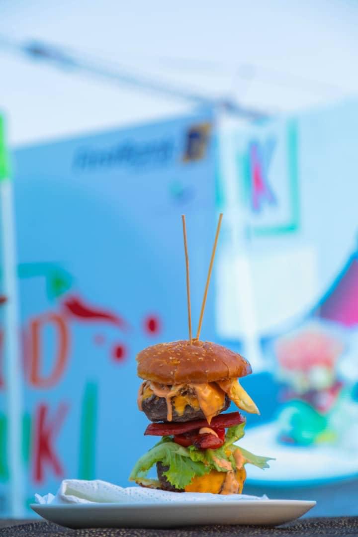 IyawoThickaBody's tweet photo. I think say I sabi chop, Iβm a foodie
yen yen yen until I met some professionals from our foodie association yesterday at the #FirstBankXFoodSouk
Omohhhh the battle was REAL.ππ
The #FirstBankXFoodSouk yesterday was all shade of fun abeg. Accolades to @FirstBankngr ππ»ππ»ππ» https://t.co/z1AQjROOrl