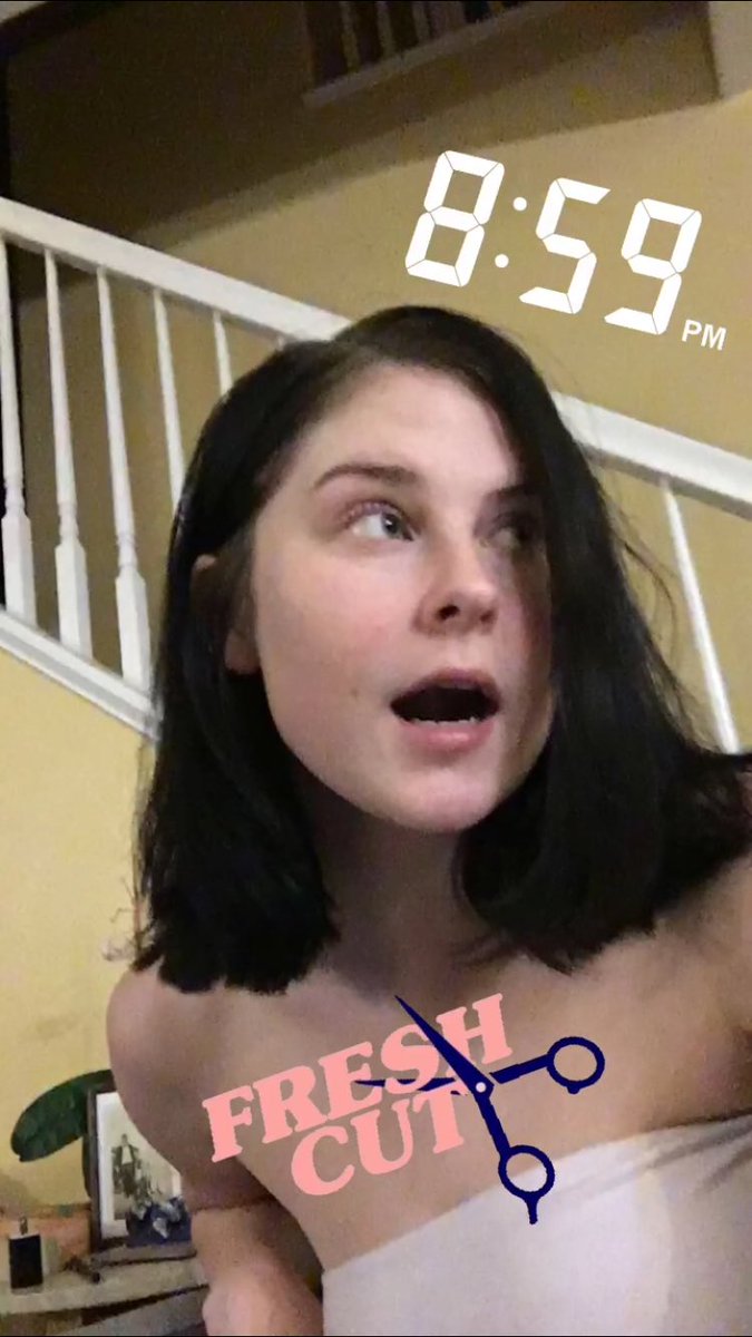meglee__'s tweet photo. i literally read this tweet as Erika was chopping my hair w kitchen scissors https://t.co/oO4VyotnAG