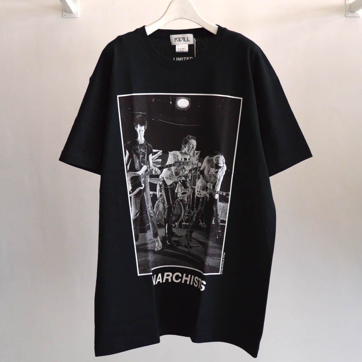 KIDILL × Dennis Morris SEX PISTOLS Tシャツ EMighUnUUAAbYgh.jpg