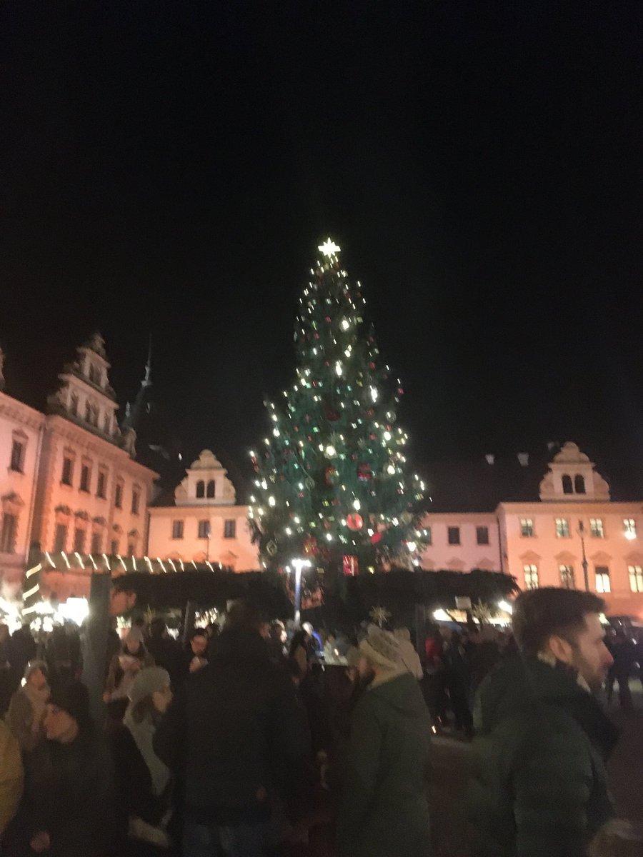 Liebe Freunde,
ich wünsche Ihnen ein frohes Weihnachtsfest und ein gutes und gesundes neues Jahr 2020, in dem es zu den dringend notwendigen politischen Veränderungen in Deutschland kommen wird.
hgm