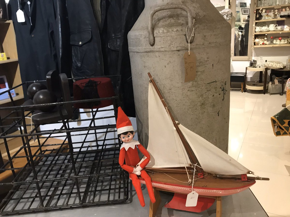 Happy Xmas eve from Betty...she’s sailing her way through the shop to find the last of her Xmas pressies! We are open 9-4pm for you to do the same 😊🎄#ChristmasEveshopping #shoplocal #harrogateantiques