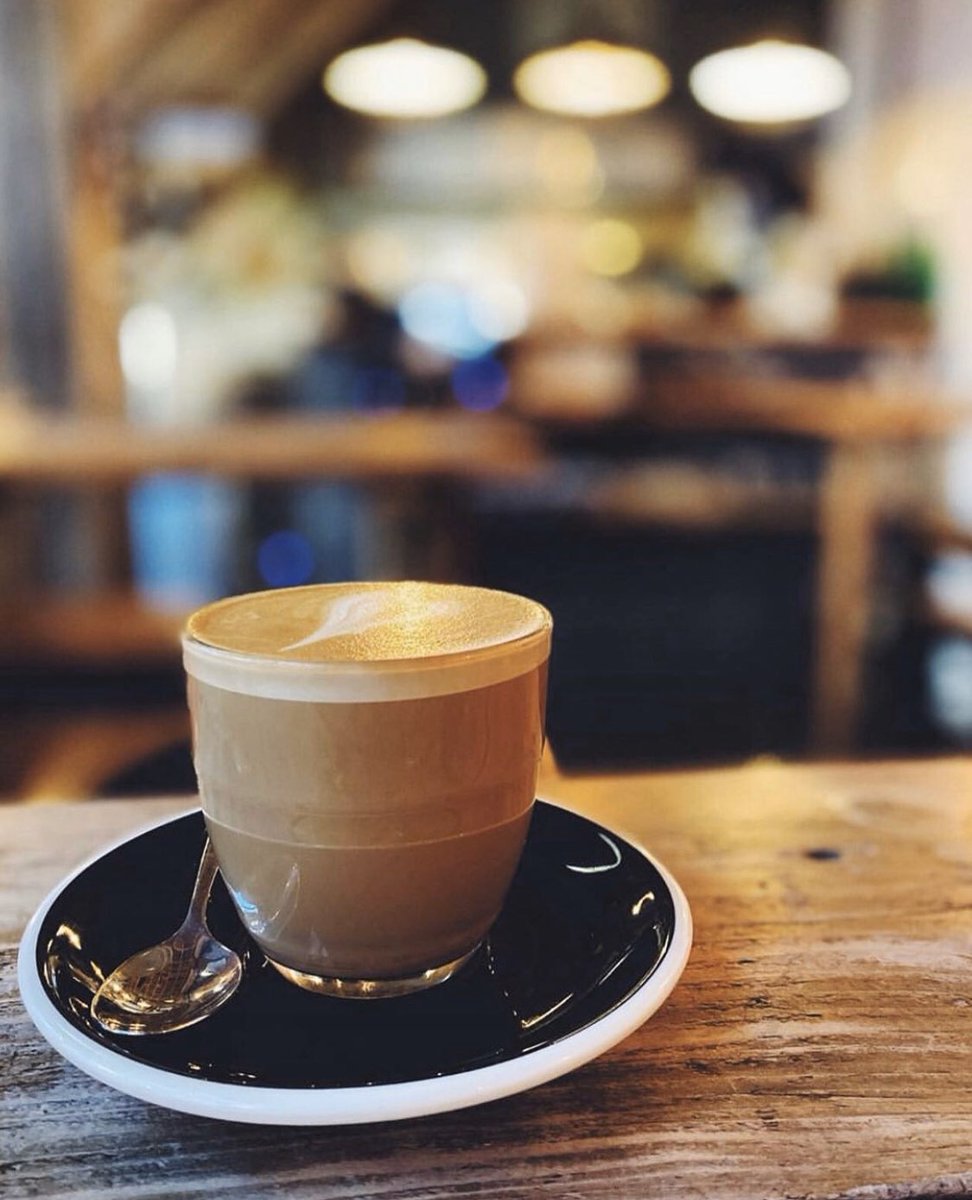 ‘Twas the calm before Christmas 🎄 
Trading as normal today - come get thy fix! 💫 #cafeination #baristalove #crewlife