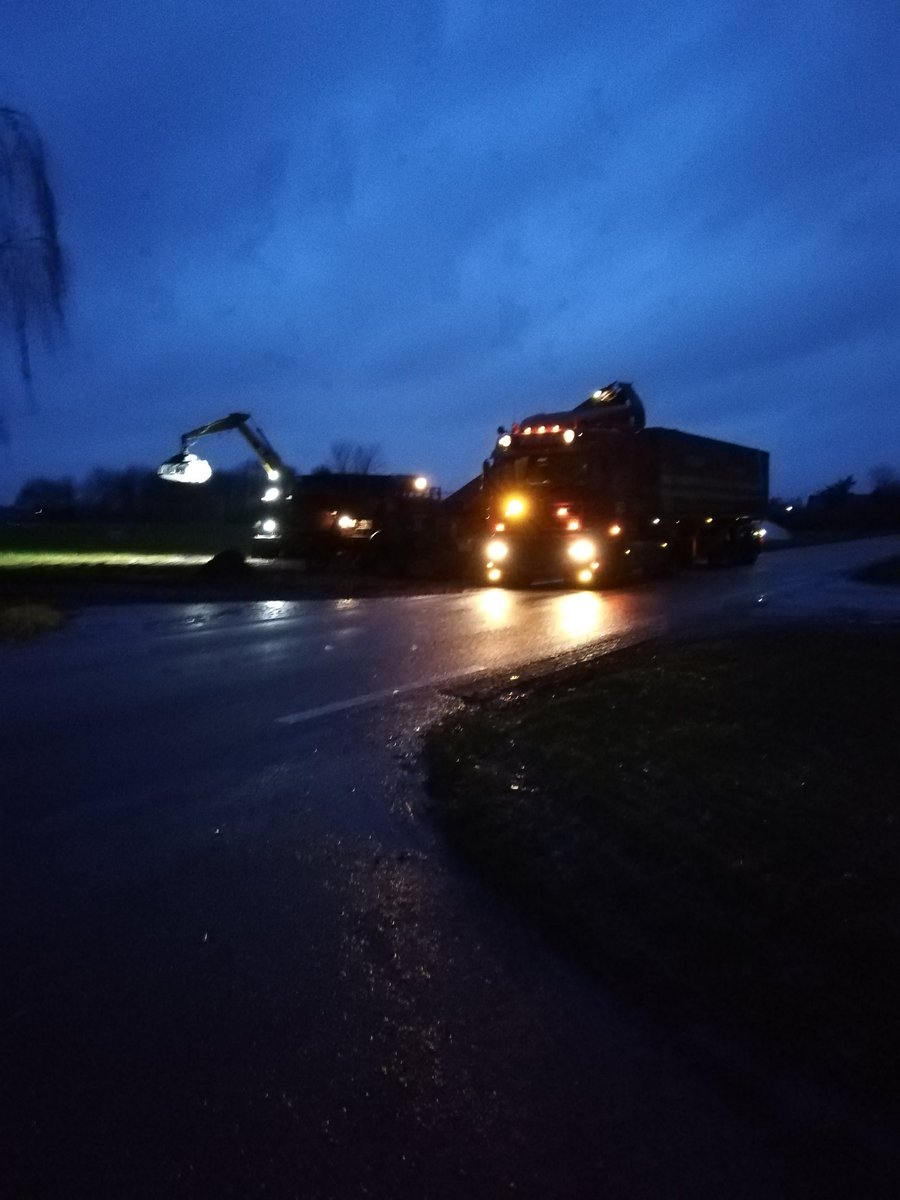 Aardappels laden voor  @Avebe_group Oostermoer #Viersen #Buist