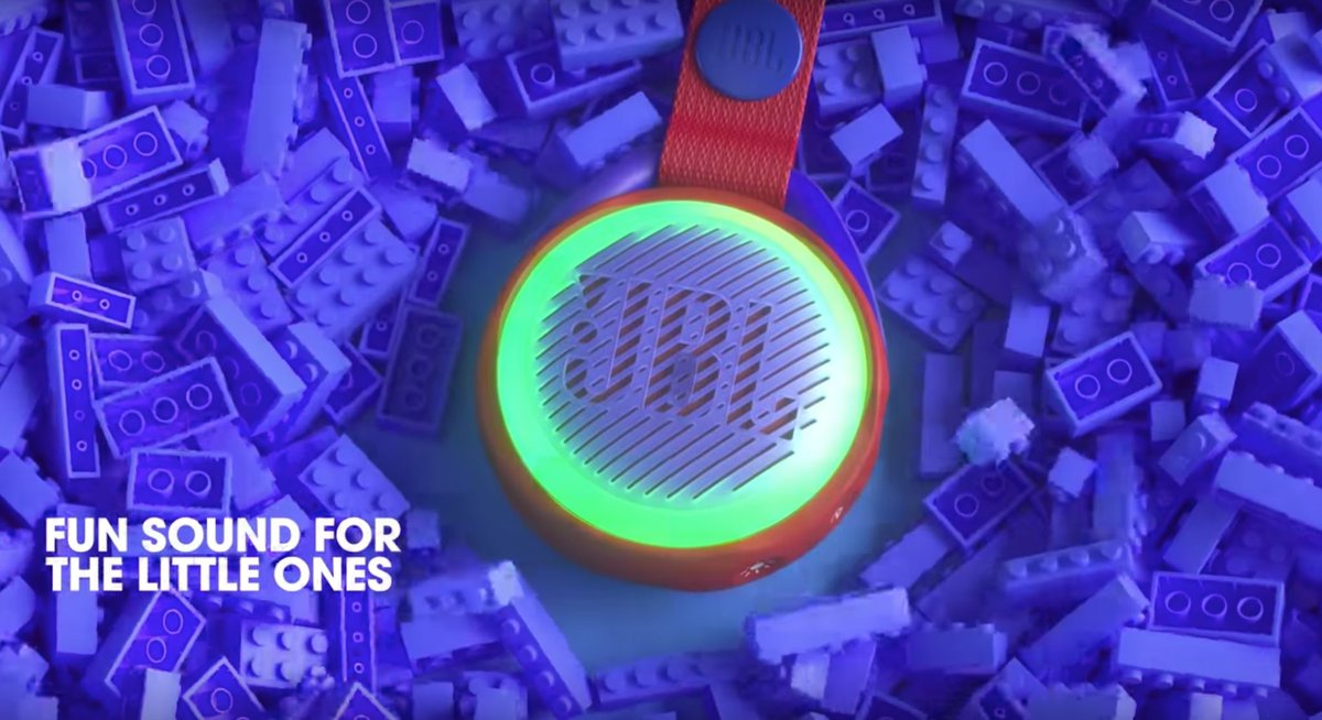 JBL_JAPAN's tweet photo. まだ #クリスマス プレゼントを迷っている、そこのあなた😳🎄！！
#JBL のキッズ向け #ワイヤレススピーカー #JRPOP はいかが？防水だからシーンを選ばずに使えて、オリジナルシールで自由にデコレーションもできちゃいます🥳🌈
https://t.co/M711enQ2jF https://t.co/T9Vd7fPrBQ