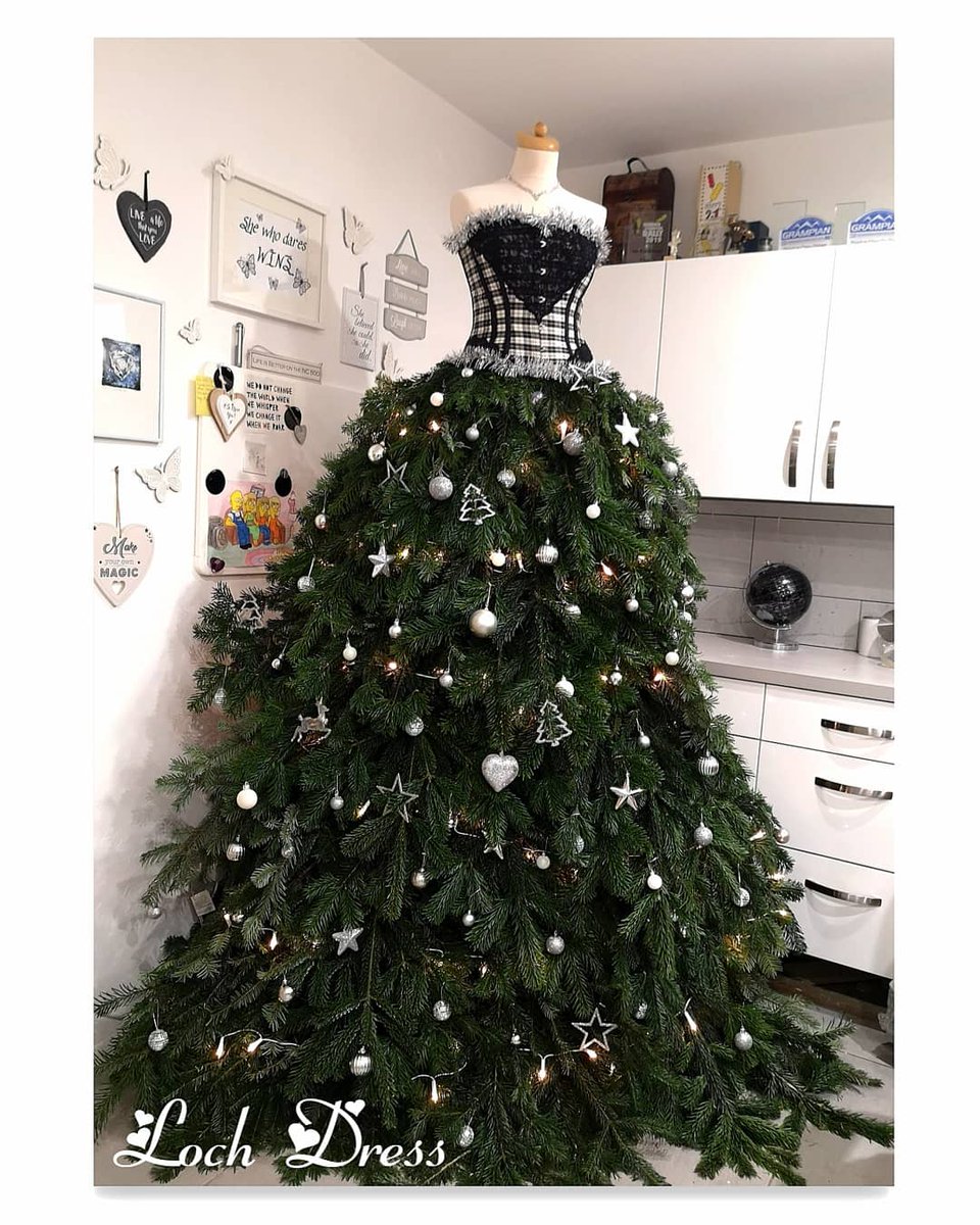 LochDress's tweet photo. 🎄 O Christmas Tree, O Christmas Tree,
How steadfast are your branches, O Christmas Tree, O Christmas Tree, What happiness befalls me when oft at joyous Christmas-time, Your form inspires my song and rhyme. 🎄

🎅🤶 Merry Christmas everyone 🦌❤️

#christmastree #corset #tartan https://t.co/NTWiYVzprb
