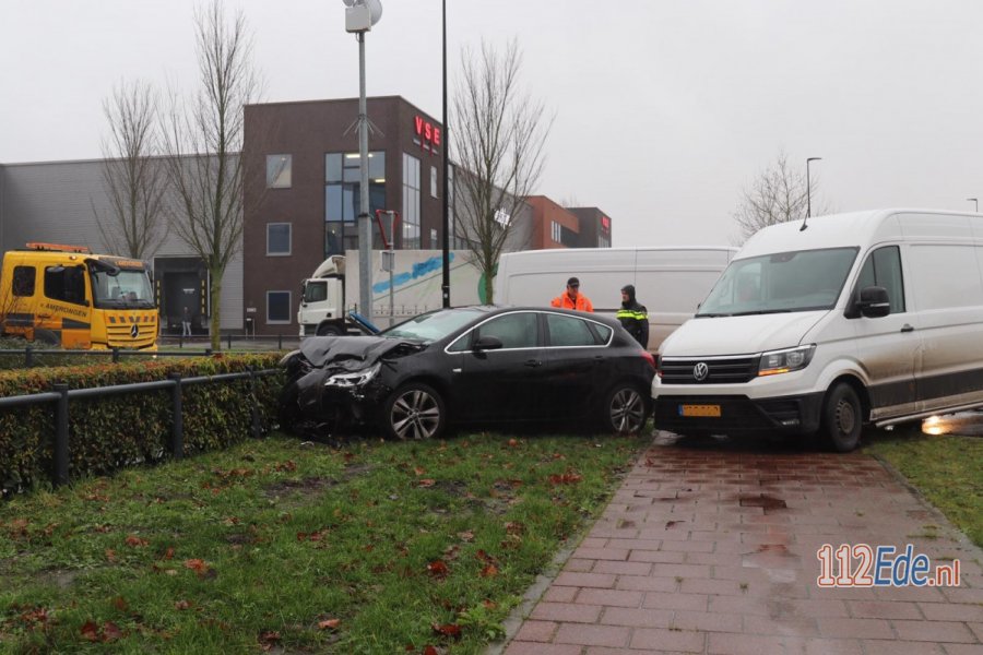 Schade bij ongeval in #Veenendaal. 112Ede.