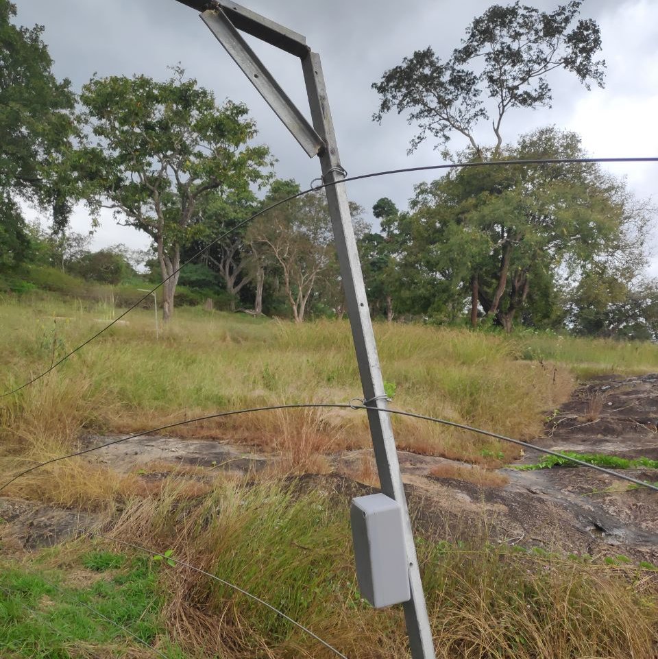 AppikoOrg's tweet photo. We're working on a system that detects breaches of electric fences, especially by elephants, to provide immediate warning to the forest department. Check our blog for an overview and early results. #Tech4Wildlife #IoT #Appiko
https://t.co/4RmUPI4m60 https://t.co/ctJaSSPmAa