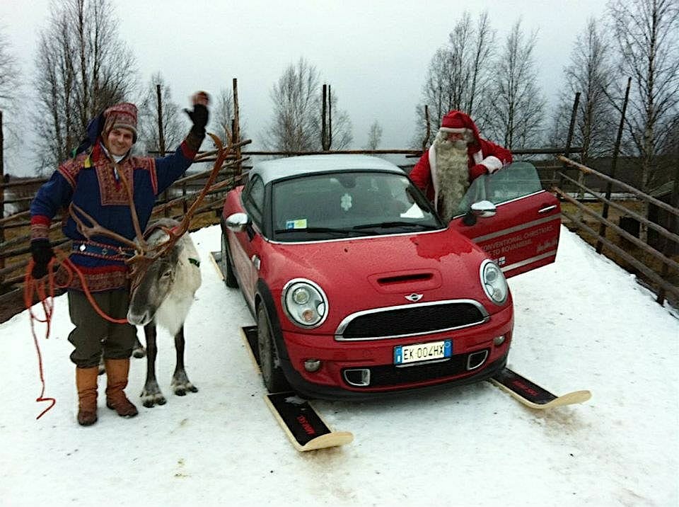 He's on his way!!! Who's all getting Mini bits for Christmas? 🎅🤶