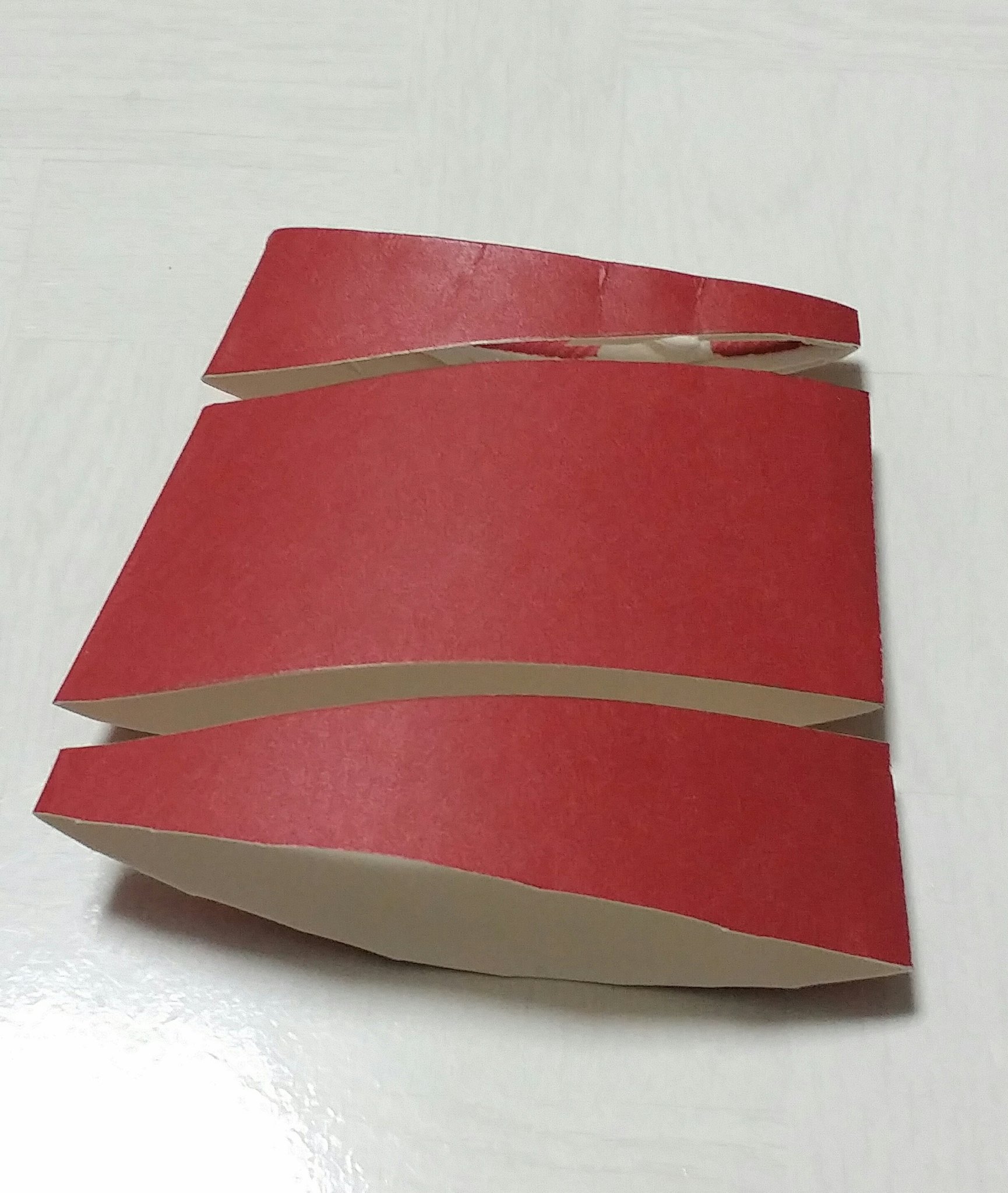金魚百貨店 暮らしニスタ クリスマスデコレーションコンテスト応募用に紙コップ2個で作ったクリスマスブーツ 子供の頃に お菓子入りのブース買って貰えなかったので紙コップで作ってみたー カットして差込むだけなので簡単 だが底は無いｗ