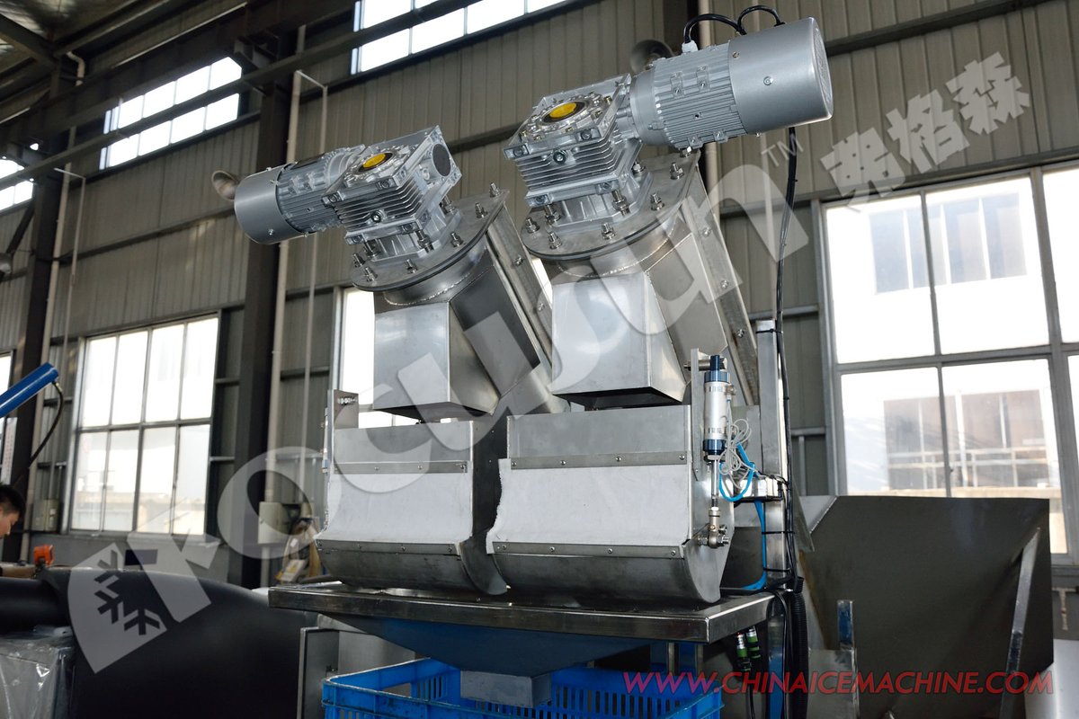 emonum328's tweet photo. Focusun double screw semi #automatic_ice_packer, SUS304 material, suitable for #tube_ice, #cube_ice, #flake_ice ect., also we provide different type of #ice_making_machine, such as:
#blockicemachine
#tubeicemaker
#cubeicemaker
#flakeicemaker
#slurryicemachine https://t.co/VeOpzfenlN