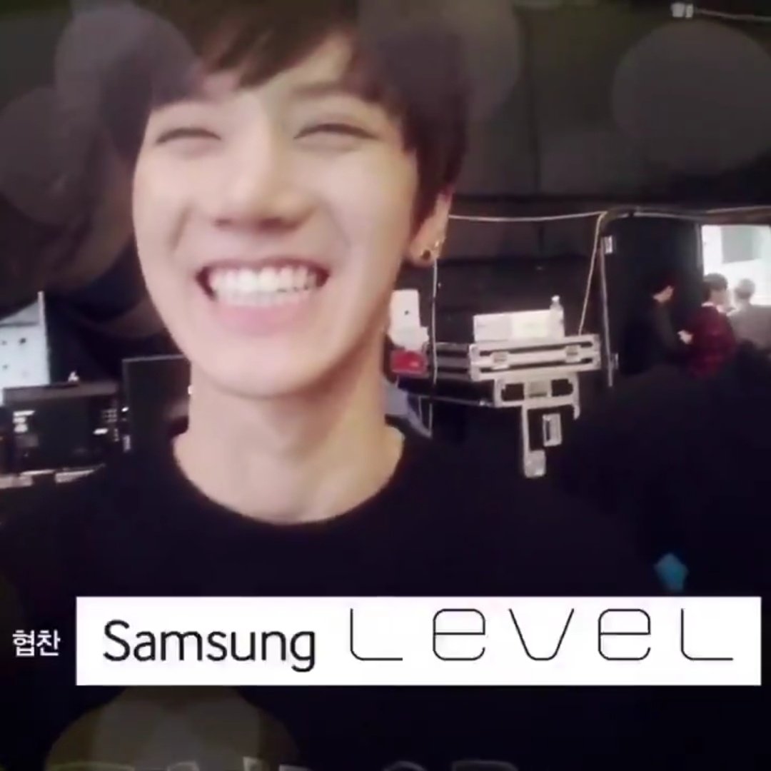 tenpabo143's tweet photo. devastation level: 101010101010101010x, his smile 😩 #6YearsWithTen https://t.co/xLNOno9JA7