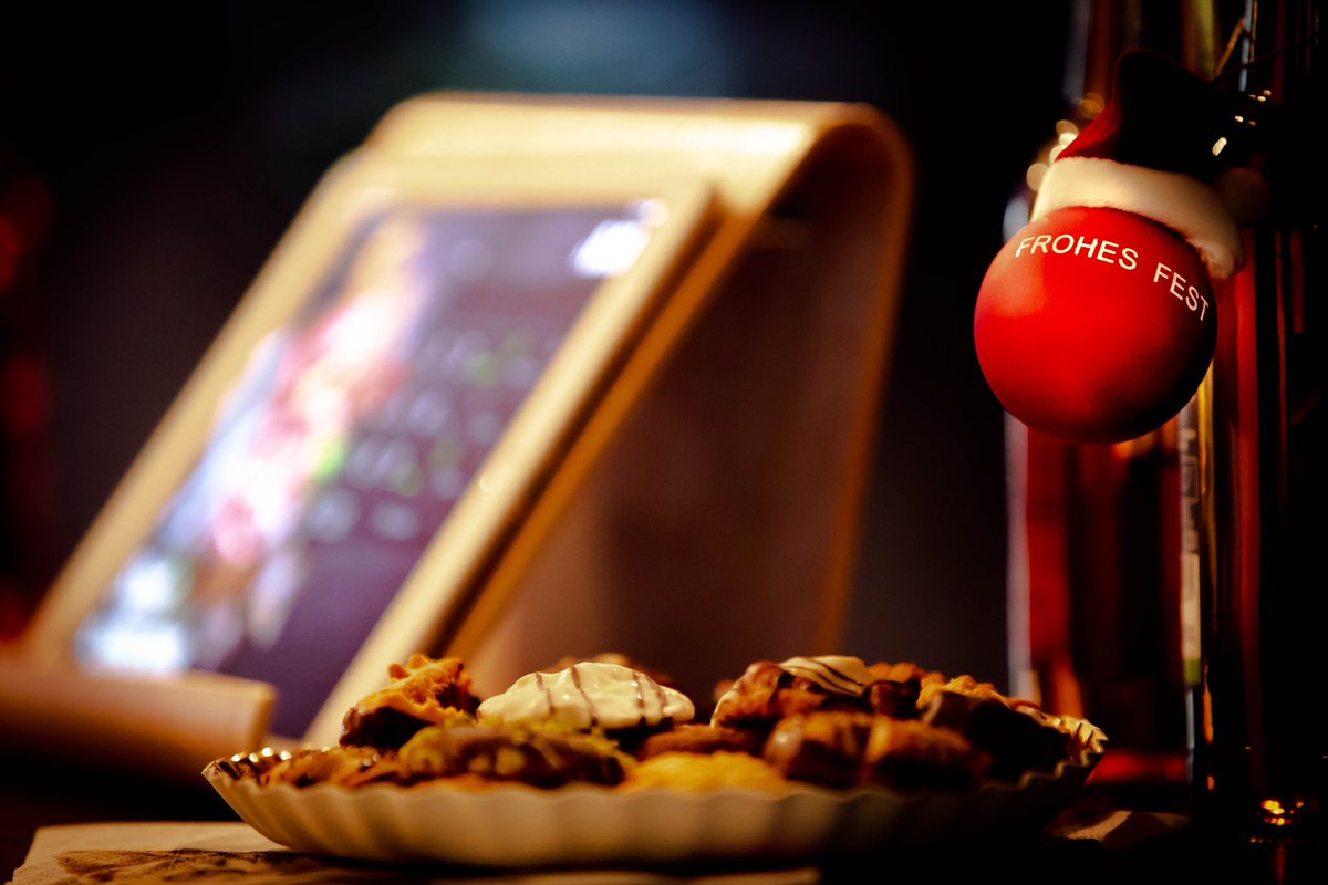 retail7_POS's tweet photo. Das retail7 Team wünscht euch erholsame #Weihnachten ! Genießt die Tage mit der #family und den #Heiligabend. https://t.co/mKqVYyqaOc