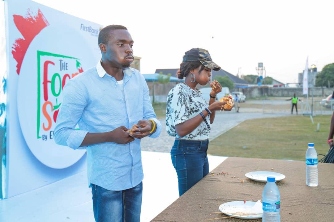 OfficialNewNig's tweet photo. The Foodies did not come to Play as they came prepared to Show their Unique Food Eating Talent, the inborn skill to eat alot of Food was on Proper Display. This might be the only talent some of you have ππ
#FirstBankXFoodSouk
#DecemberIssaVybe https://t.co/zKHe0PiN1v