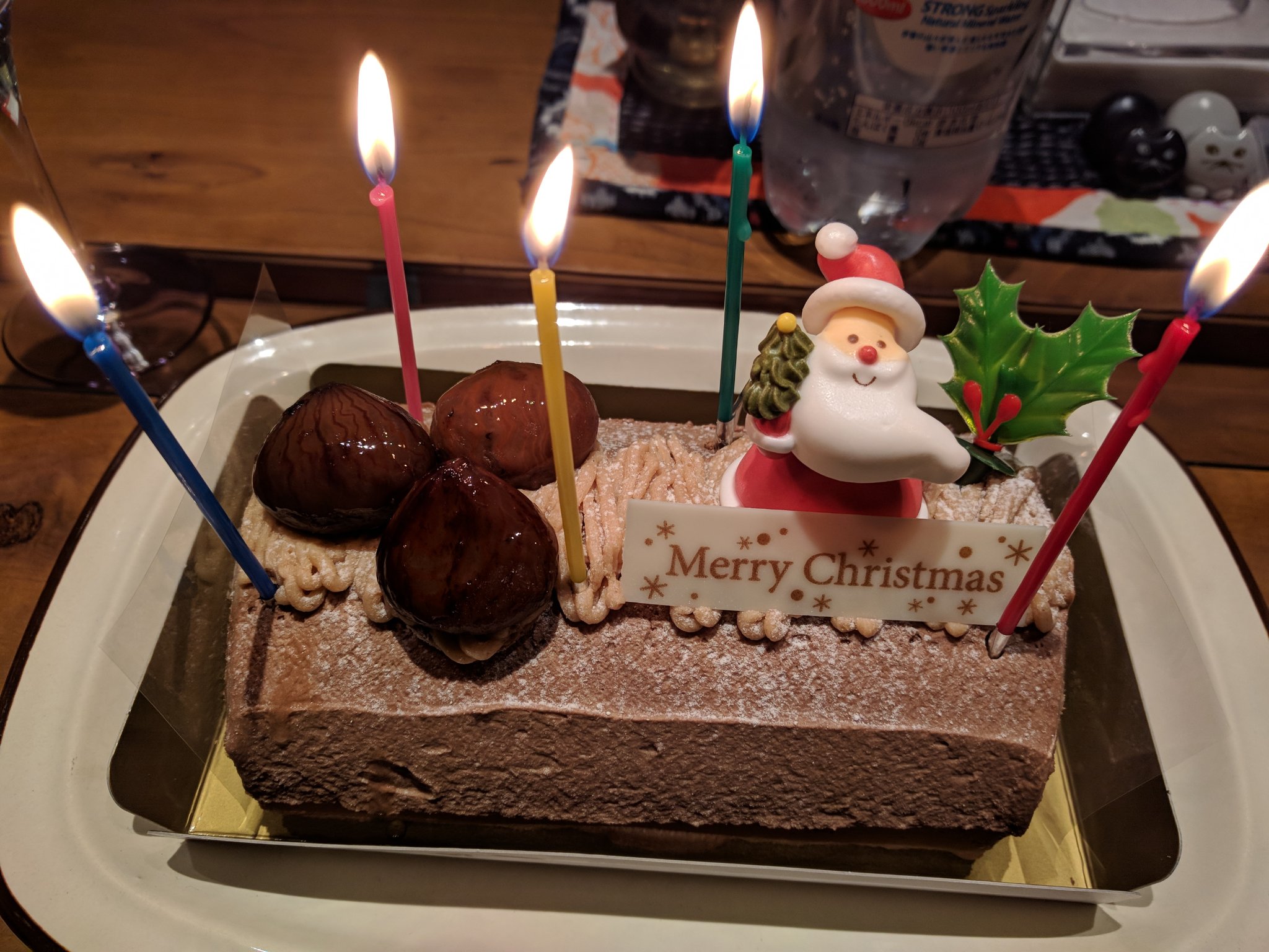 ケセランパセラン クリスマスケーキはユーハイムのマロンロールケーキ 今日だけはカロリー解禁です T Co Genww4eihy Twitter