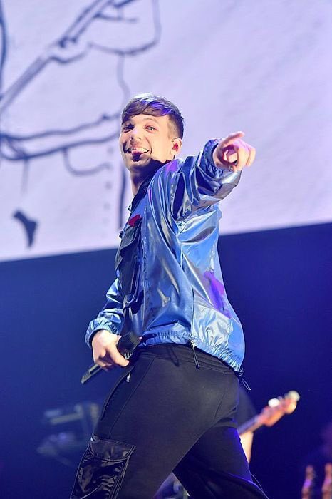 chiaratpwk's tweet photo. Happy 28th Birthday to the great @Louis_Tomlinson I wish u an amazing day! 🎈 https://t.co/Wm9qOAM3dr