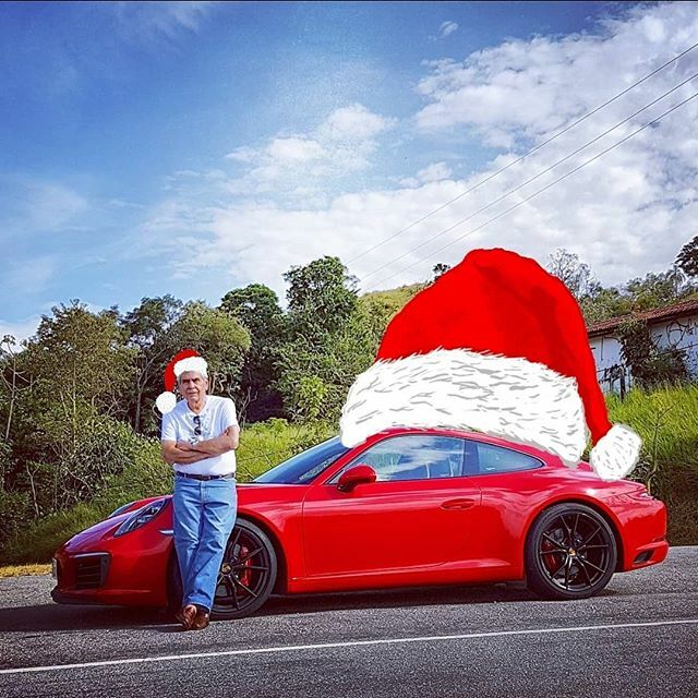 AUTOentusiastas's tweet photo. Em nome de todos os editores, colunistas e colaboradores do AE desejamos um Natal cheio de paz e iluminado aos nossos leitores/seguidores e suas famílias.
#curvaAE #eusouAE https://t.co/bkinHPtFRF