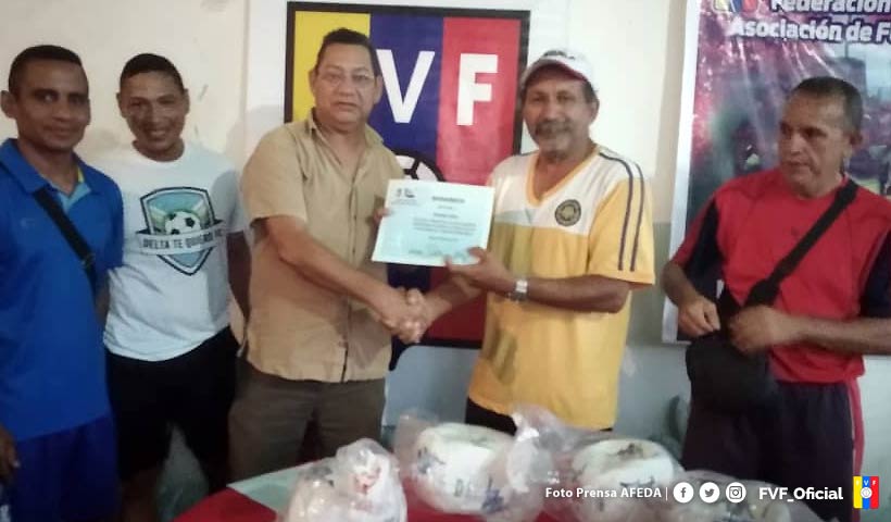 FVF_Oficial's tweet photo. Aso-Fútbol Delta Amacuro cerró el 2019 con reconocimientos y cena navideña | #FVF | #AFEDA | https://t.co/okipxeATFG https://t.co/PqUFx3mx0l