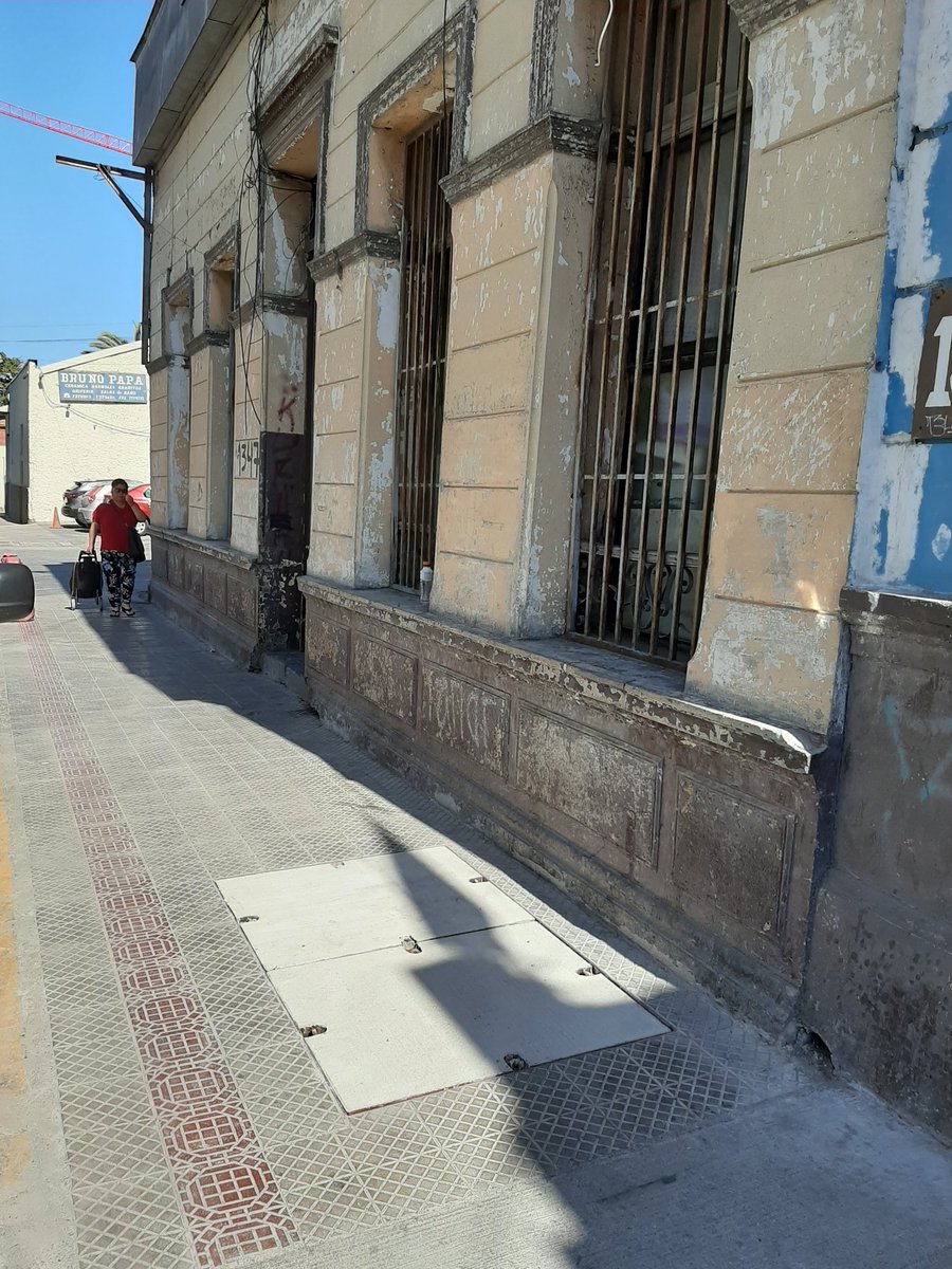 <a href="/DOM_INDEP/">DOM INDEP</a> <a href="/Duranbaronti/">Gonzalo Durán</a> <a href="/danielgnu/">Danielgnu</a> <a href="/aseoindependenc/">DIMAP INDEPENDENCIA</a> <a href="/Seg_Publica_Ind/">Independencia segura</a> Estimado <a href="/danielgnu/">Danielgnu</a> informo que fue normalizado tapas cámaras de @EnelClientesCL en calle Carrión 1347 respondiendo a su inquietud, gracias por su ayuda, saludos <a href="/Duranbaronti/">Gonzalo Durán</a> <a href="/DOM_INDEP/">DOM INDEP</a> <a href="/Muni_Indep/">Municipalidad de Independencia</a> <a href="/Seg_Publica_Ind/">Independencia segura</a> <a href="/ServiuRM/">Serviu Metropolitano</a>