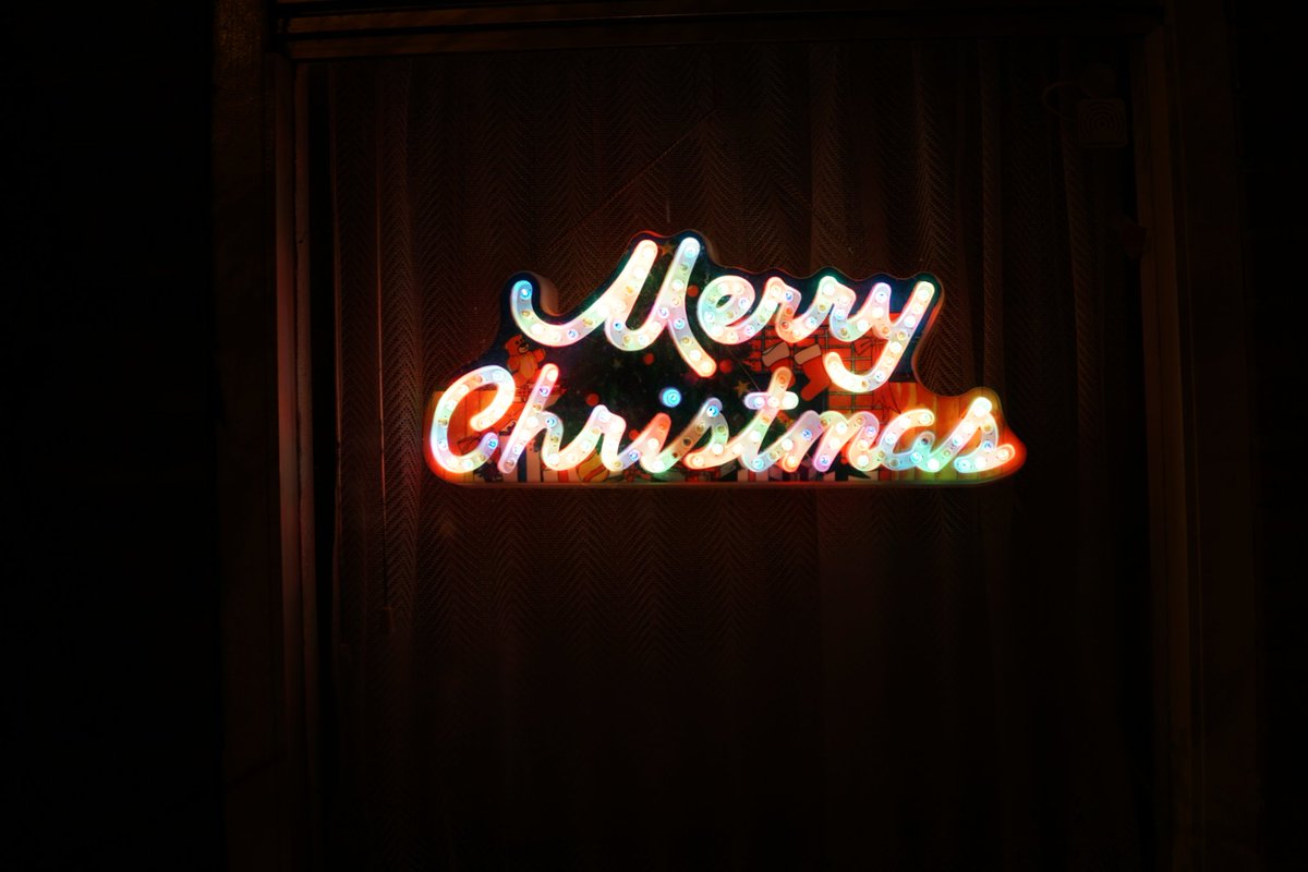 BreakfastMmu's tweet photo. Mmu breakfast wishes you a merry Christmas. Happy holidays. Keep listening to mmu radio 99.9 fm. https://t.co/AuyoE2ZT7F