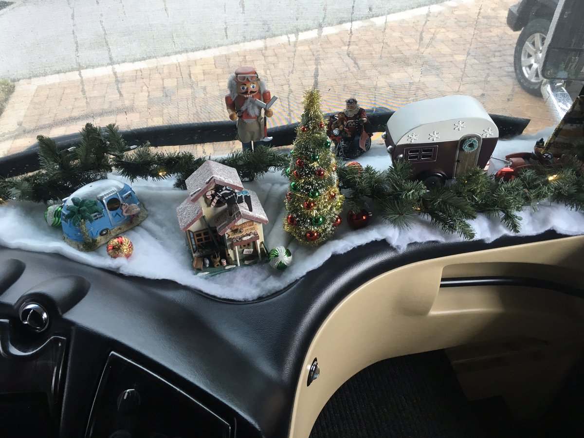 ThomasMalin11's tweet photo. Christmas Eve.  However the weather outside is not sunny.  However the warmth as well as the spirit is alive. https://t.co/TsanoJQOpY