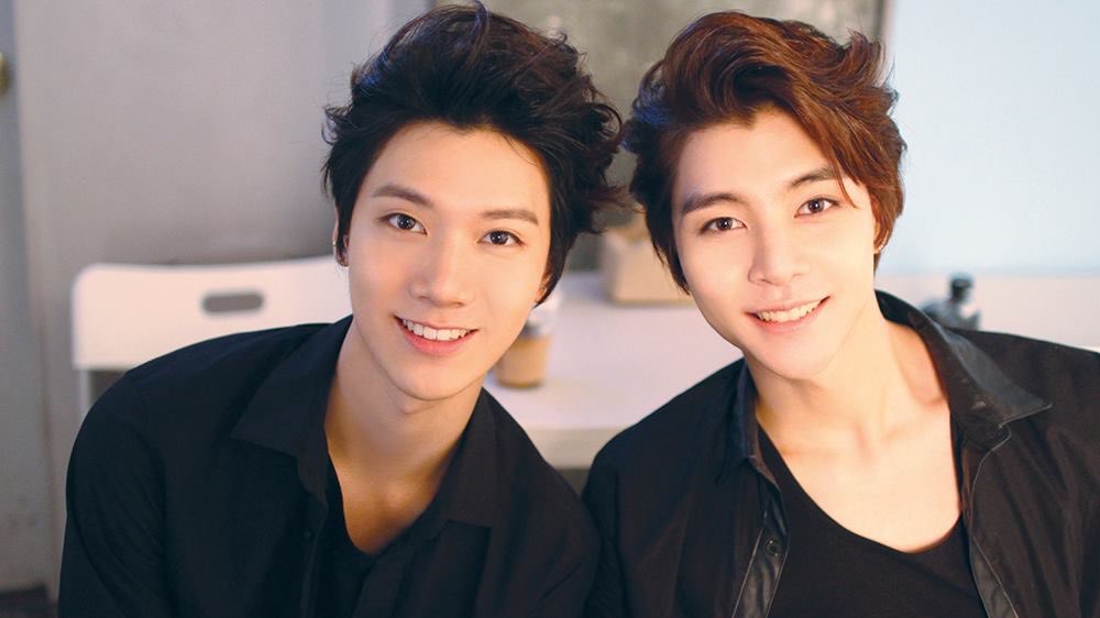 johnten_TH's tweet photo. we belong together 💜💚 #6yearswithJOHNNY #6YearsWithTEN #6yearswithJOHNTEN https://t.co/5bwuzsYIzO