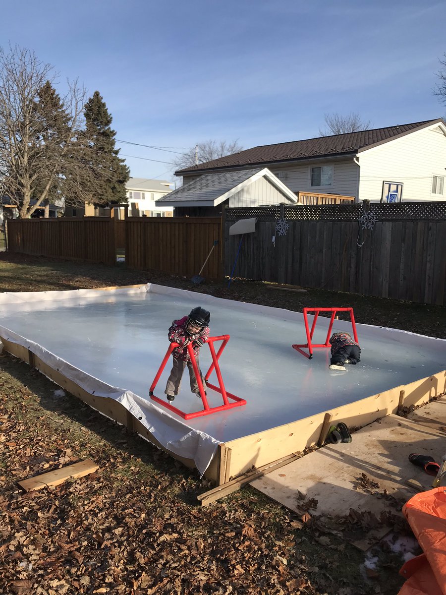 oleary_jd's tweet photo. The O’Learys learning to skate in Pickering, ON. @DarrenDreger https://t.co/sql4gwLsho
