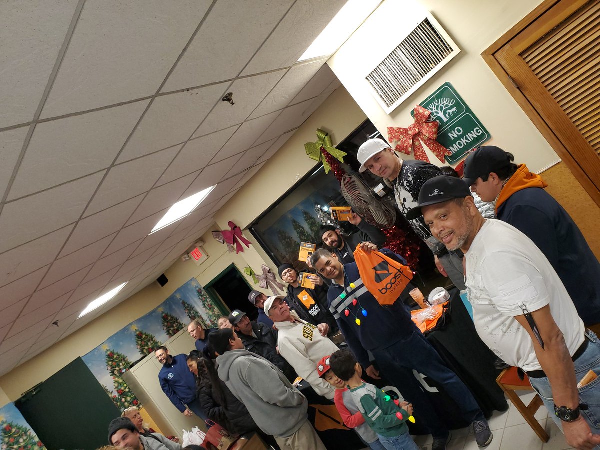 BArias1983's tweet photo. Amazing opportunity to service at @TheNYRA #Belmont #racetrack @boostmobile @Dk1team1dream @JayMiglionico @ChaplainChavez @shawnatspg #NEhustle #PrimeWireless https://t.co/RsYRkdMNxs